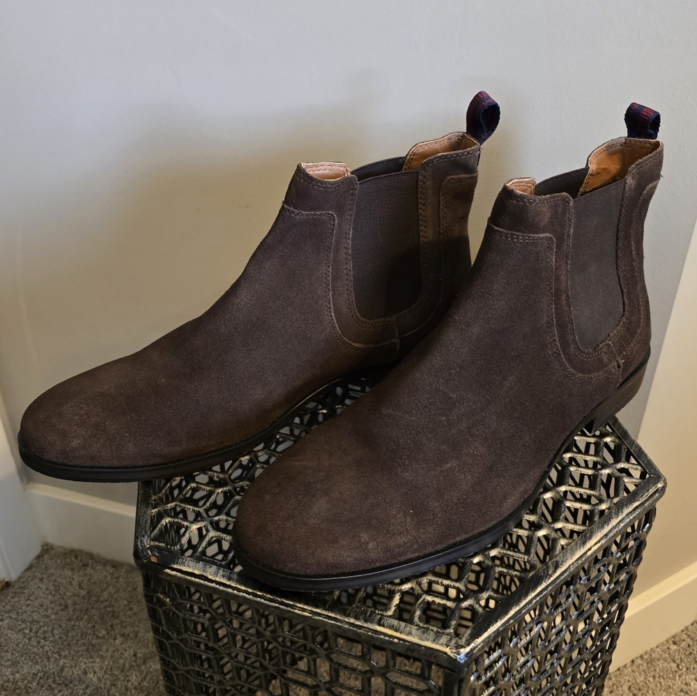 Never Worn Men’s Ben Sherman Monroe Brown Suede Leather Chukka Boots Size 10.5